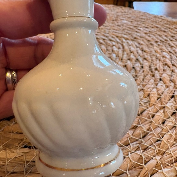 vintage porcelain "Moss Rose" bud vase made in Japan, Gold Trim (1950’s-1960’s) - Picture 4 of 11